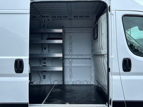 Used 2024 RAM ProMaster 2500 FWD image 11