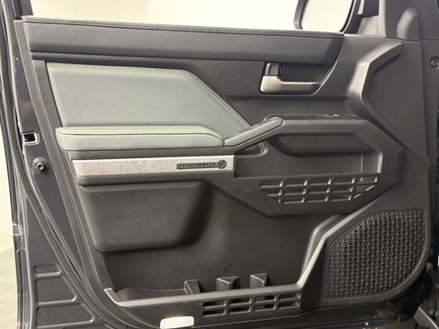 Used 2025 Toyota Tacoma Trailhunter image 13