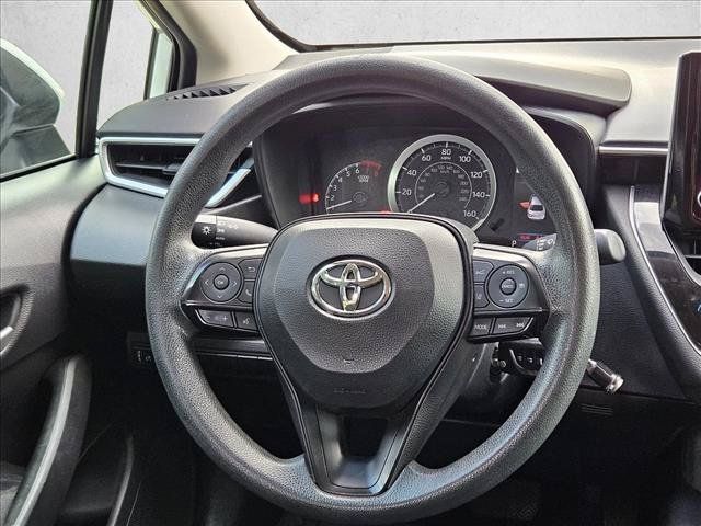 Used 2021 Toyota Corolla LE FWD image 16