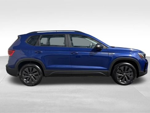Certified 2022 Volkswagen Taos S image 21