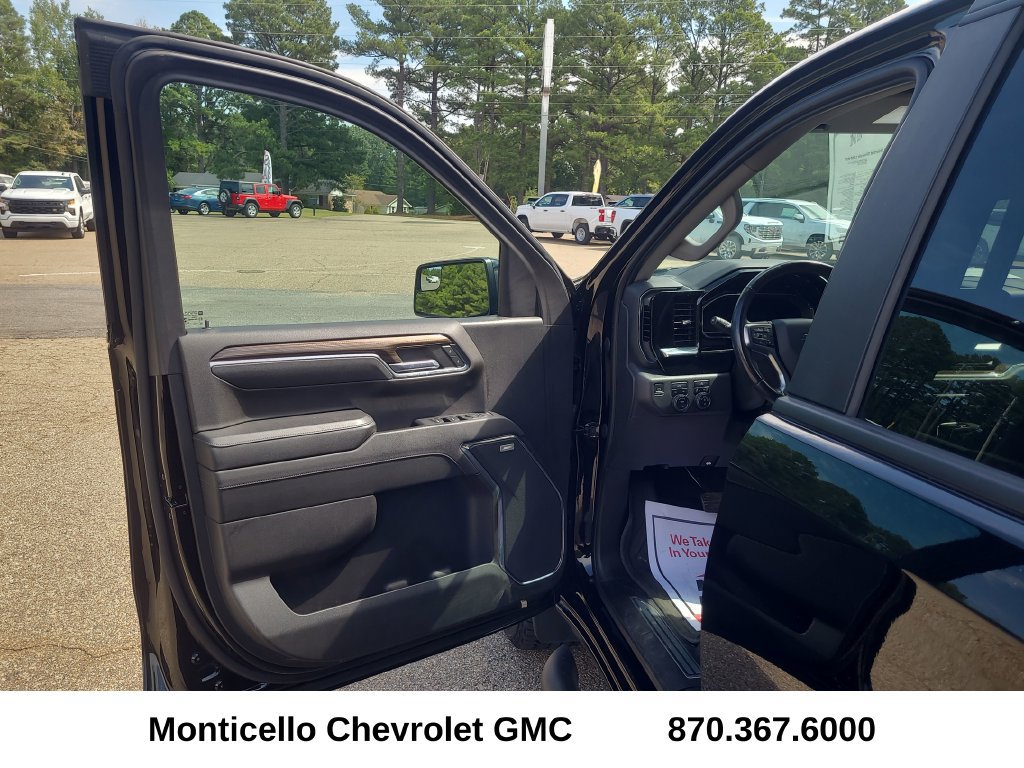 Used 2023 Chevrolet Silverado 1500 RST AWD/4WD image 14