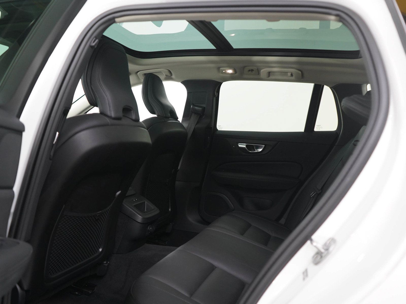 Used 2025 Volvo V60 B5 Cross Country Plus AWD/4WD image 18