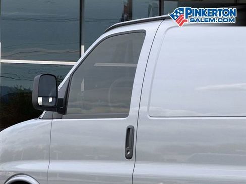 New 2026 Chevrolet Express 2500 image 12