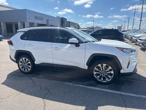 Used 2019 Toyota RAV4 XLE Premium w/ Cold Weather Package image 19