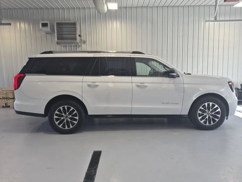 Used 2025 Ford Expedition Max Platinum AWD/4WD image 2