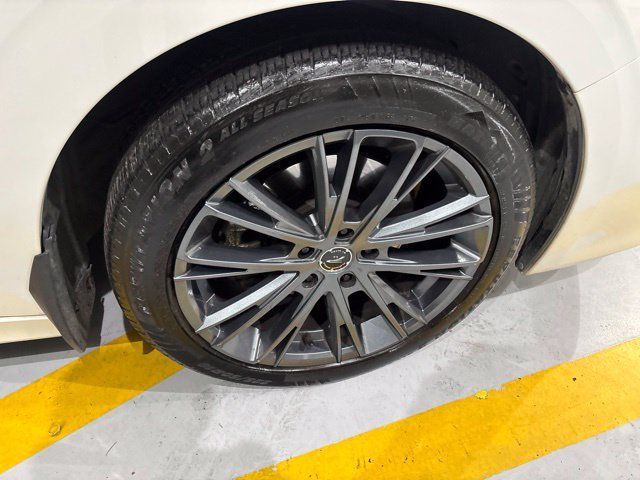 Used 2022 Subaru Legacy Limited AWD/4WD image 39