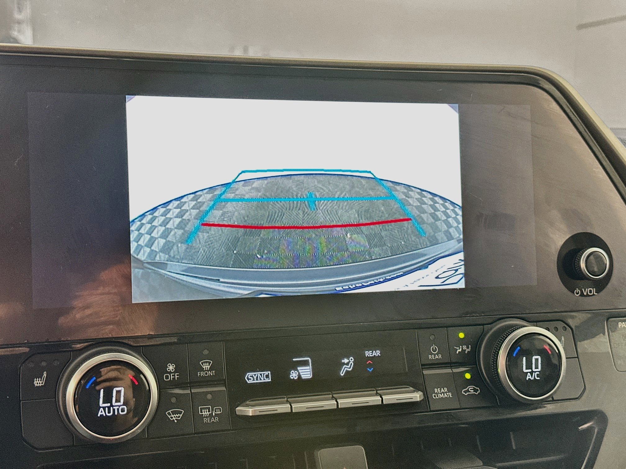 Used 2024 Toyota Highlander XLE AWD/4WD image 22