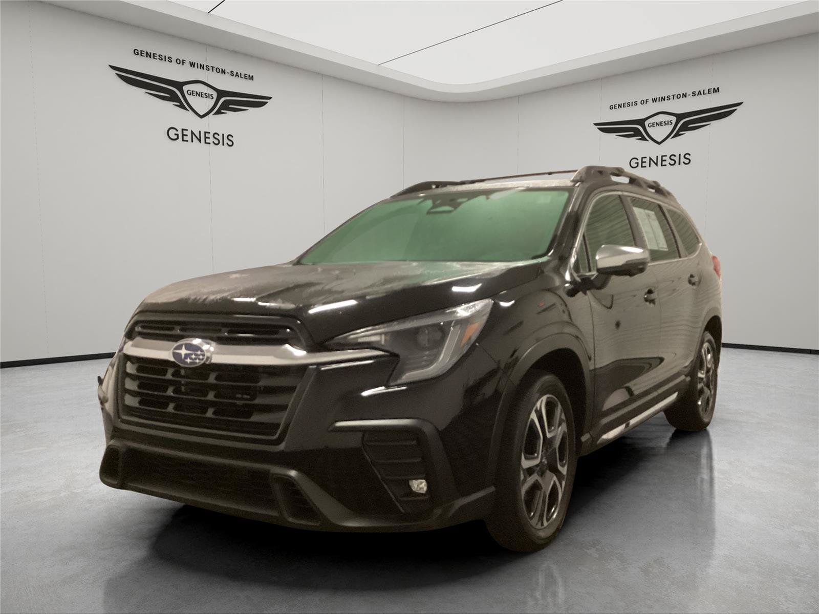 Used 2023 Subaru Ascent Limited w/ Technology Package AWD/4WD image 1