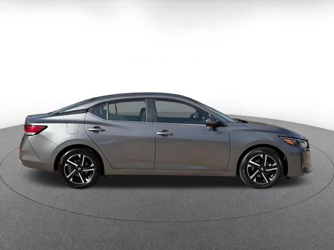 Used 2025 Nissan Sentra SV FWD image 16