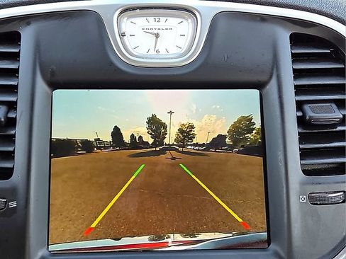Used 2019 Chrysler 300 Limited RWD image 18