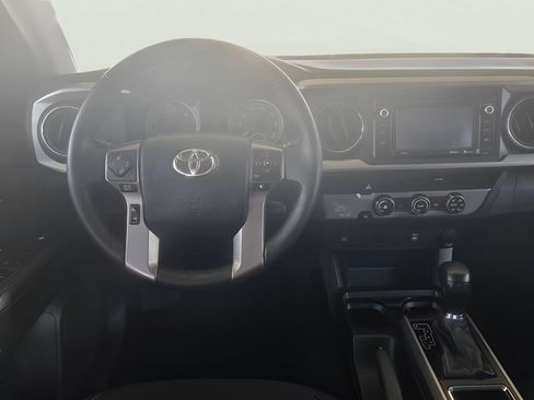 Used 2016 Toyota Tacoma SR5 RWD image 4