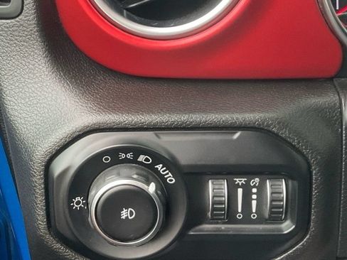 Used 2021 Jeep Wrangler Rubicon AWD/4WD image 23