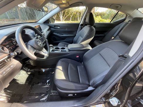 Used 2025 Nissan Altima 2.5 SV image 25