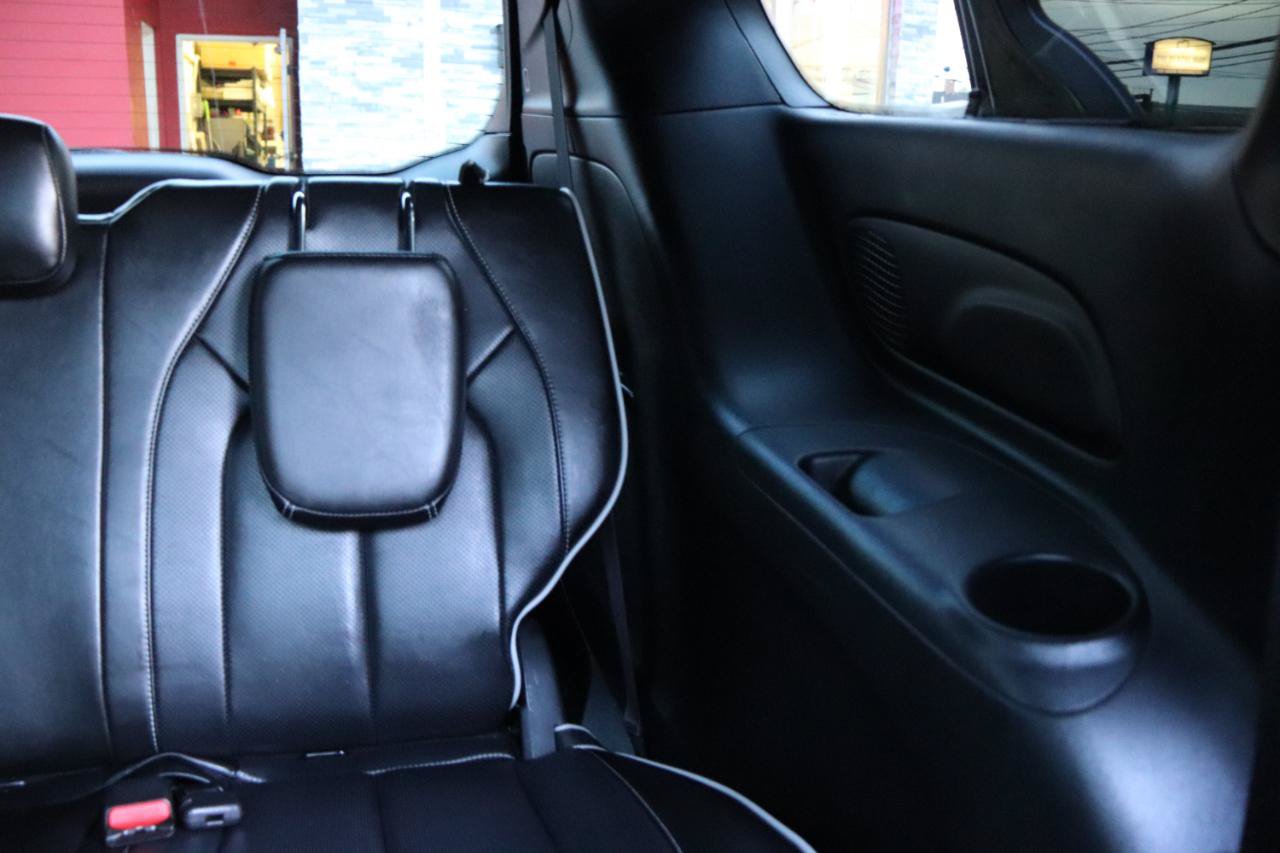 Used 2025 Chrysler Pacifica Limited FWD image 26