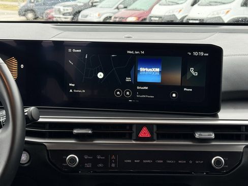 Used 2024 Kia Sorento S image 19