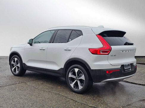 Used 2025 Volvo XC40 B5 Core w/ Protection Package Premier image 5
