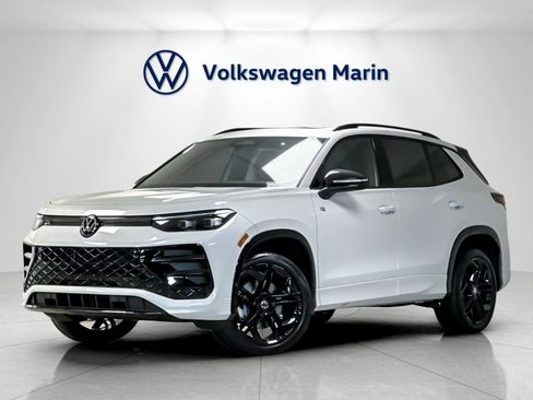 New 2026 Volkswagen Tiguan SE R-Line image 1