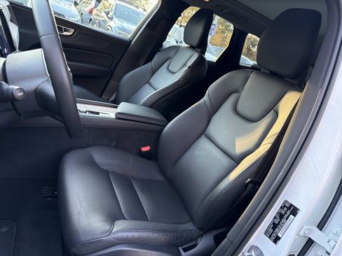 Certified 2023 Volvo XC60 B5 Plus w/ Protection Package image 16