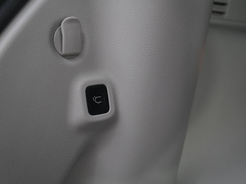 Used 2018 Jeep Compass Limited w/ Safe & Security Group AWD/4WD image 18