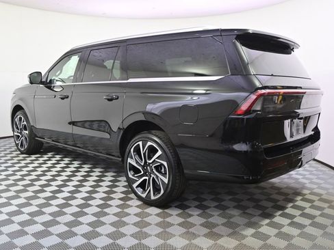 New 2026 Lincoln Navigator L Black Label AWD/4WD image 3
