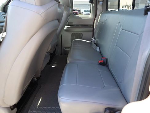 Used 2004 Ford F450 Lariat AWD/4WD image 18