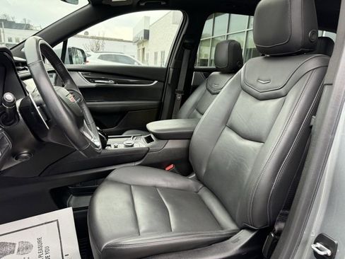 Used 2024 Cadillac XT6 Sport image 13