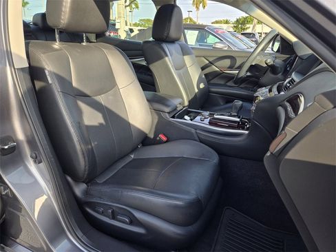 Used 2015 INFINITI Q70 3.7 image 18