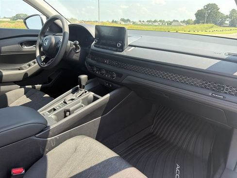 Used 2025 Honda Accord LX image 18