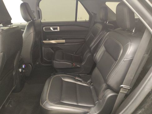 Used 2021 Ford Explorer XLT w/ Equipment Group 202A image 18