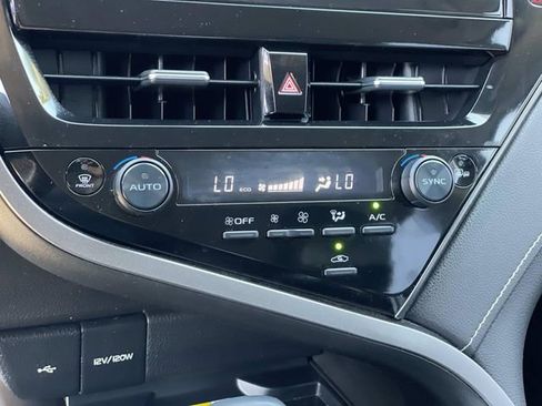 Used 2023 Toyota Camry XSE FWD image 13