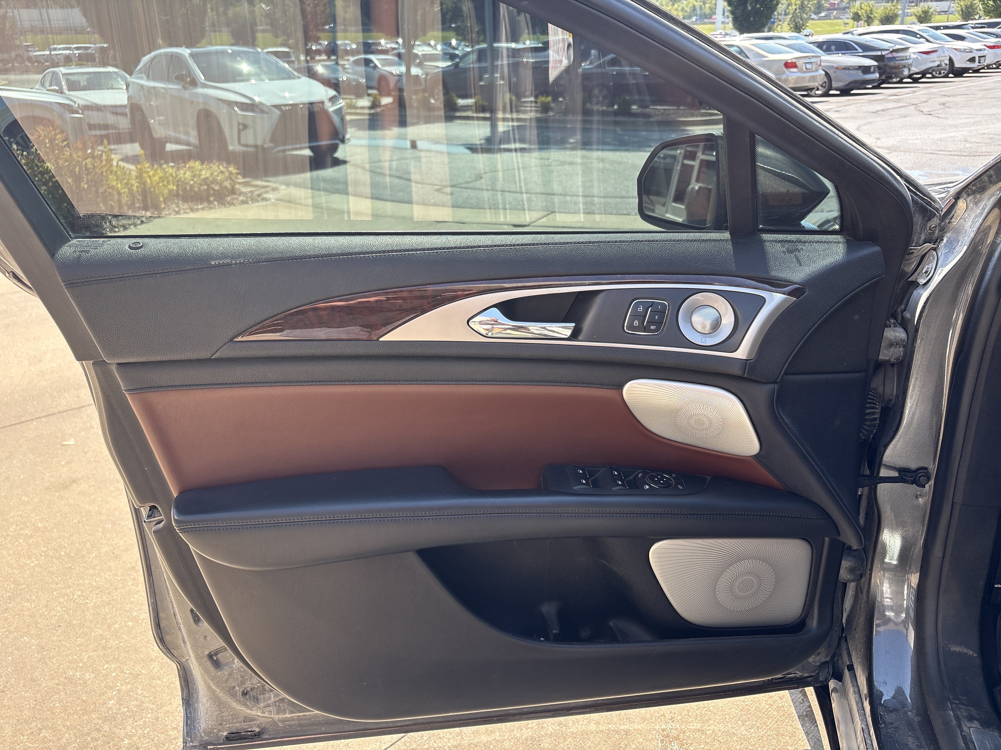 Used 2020 Lincoln MKZ Reserve w/ Luxury Package AWD/4WD image 14