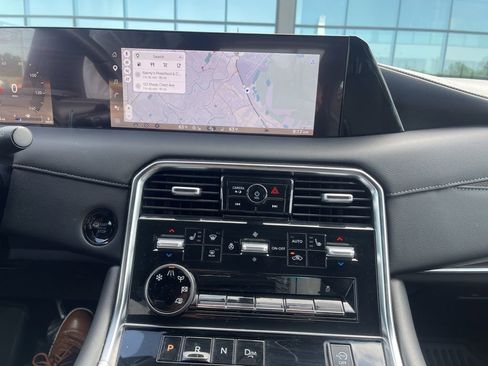 Used 2025 Nissan Armada SL w/ Captain's Chari Seat Package image 14