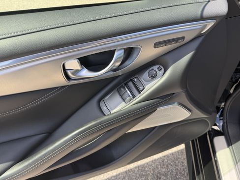 Used 2018 INFINITI Q60 3.0t Luxe w/ Sensory Package 3.0T Luxe image 17