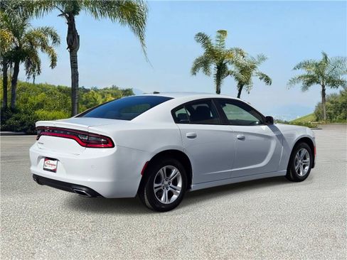 Used 2022 Dodge Charger SXT RWD image 4