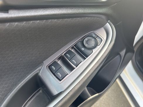Used 2023 Chevrolet Malibu LT FWD image 15