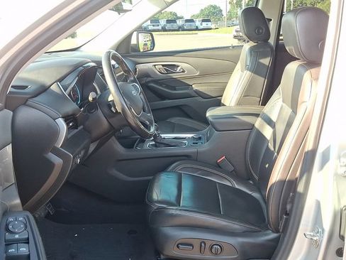 Used 2021 Chevrolet Traverse RS FWD image 12