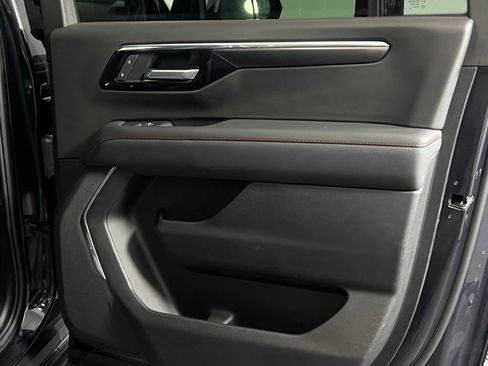 Used 2025 Chevrolet Suburban RST image 35