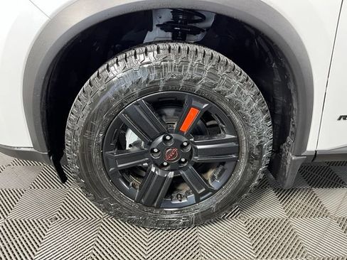 Used 2025 Nissan Rogue SV AWD/4WD image 11