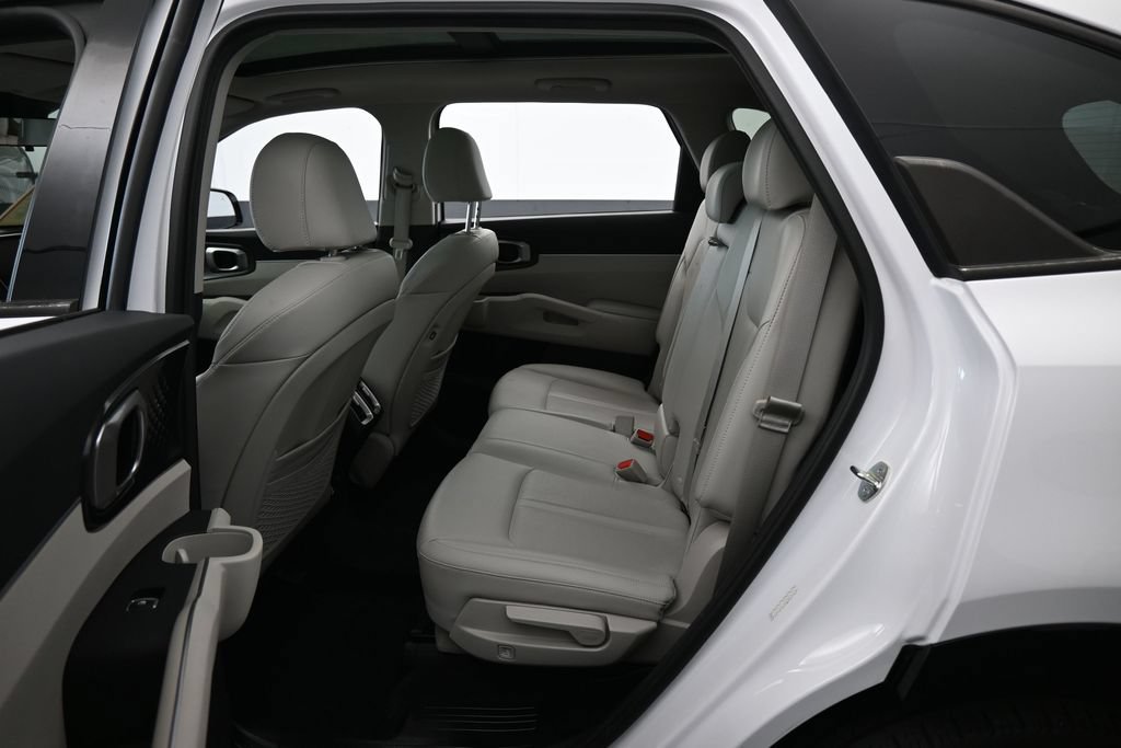 Used 2023 Kia Sorento S w/ Panoramic Sunroof Package FWD image 33
