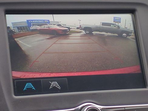 Used 2018 Chevrolet Malibu LT image 14