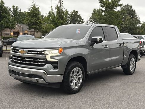 Used 2025 Chevrolet Silverado 1500 LTZ w/ LTZ Convenience Package II AWD/4WD image 11