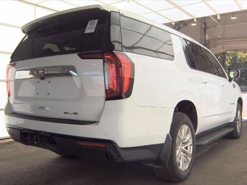 Used 2022 GMC Yukon XL SLE w/ Gmc Pro Safety Plus Package AWD/4WD image 8