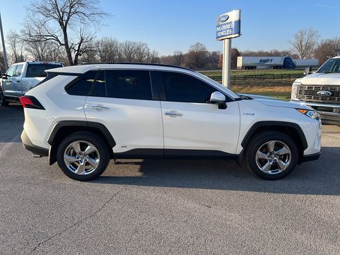 Used 2020 Toyota RAV4 Limited image 4