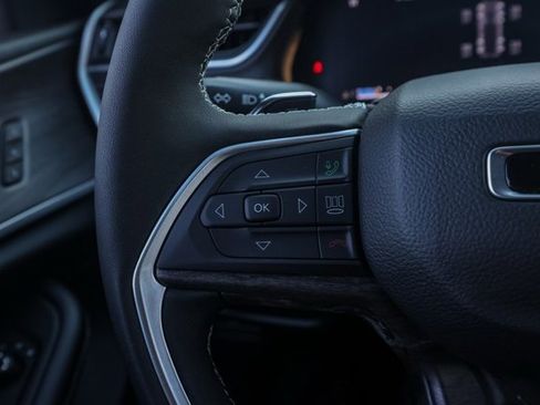 New 2025 Jeep Grand Cherokee Limited w/ Luxury Tech Group II image 26