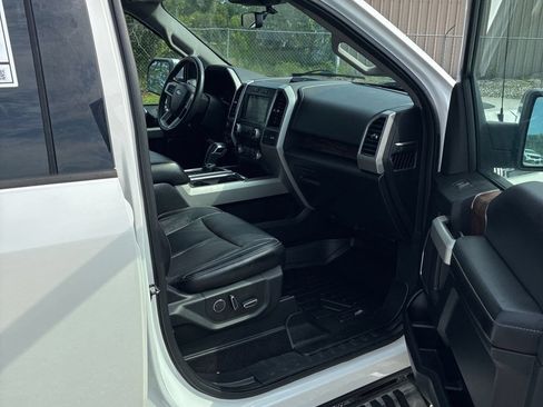 Used 2018 Ford F150 Lariat w/ Equipment Group 502A Luxury AWD/4WD image 20
