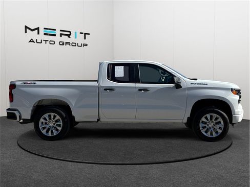 Used 2022 Chevrolet Silverado 1500 Custom image 10