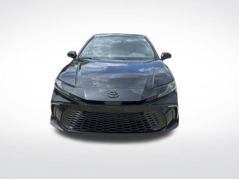 Used 2025 Toyota Camry SE FWD image 8