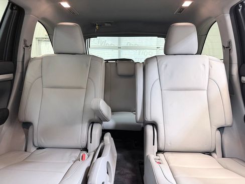 Used 2017 Toyota Highlander XLE AWD/4WD image 15