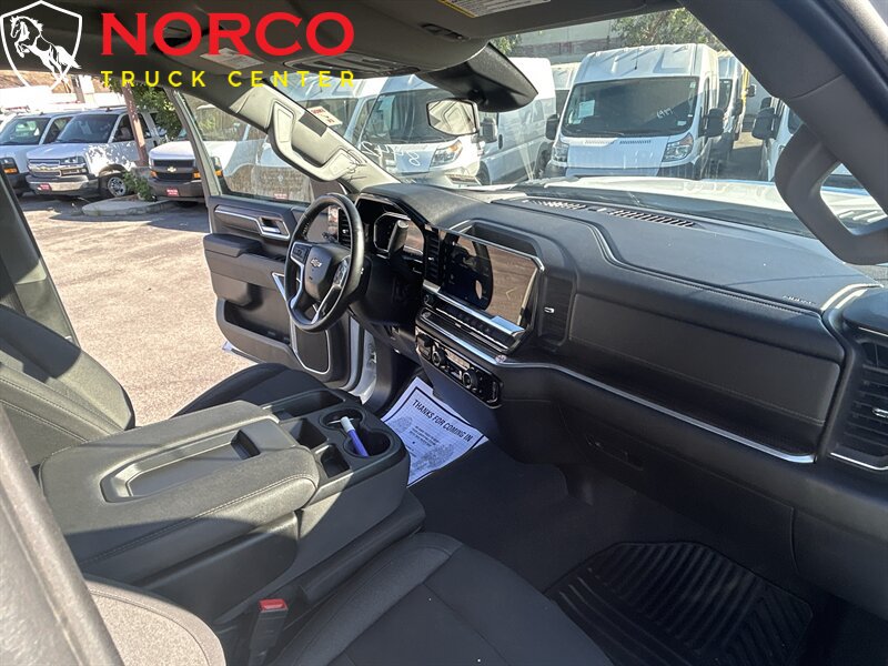 Used 2025 Chevrolet Silverado 2500 LT w/ Convenience Package AWD/4WD image 15