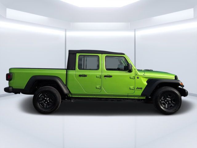 Used 2025 Jeep Gladiator Sport AWD/4WD image 2